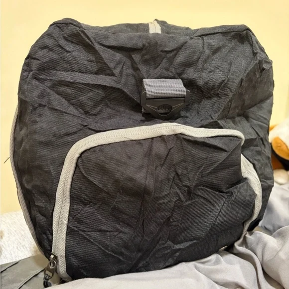 Black and Gray Men’s Duffle Bag 40L - Picture 4 of 8